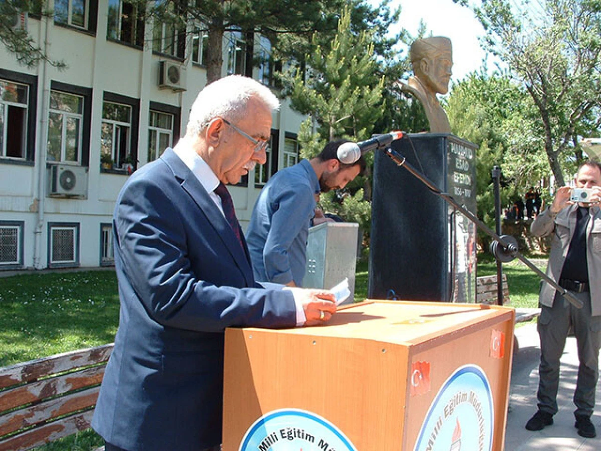 Tapu ve kadastro&rsquo;nun 179. yılında kurucusu Mahmut Esat efendi anıldı