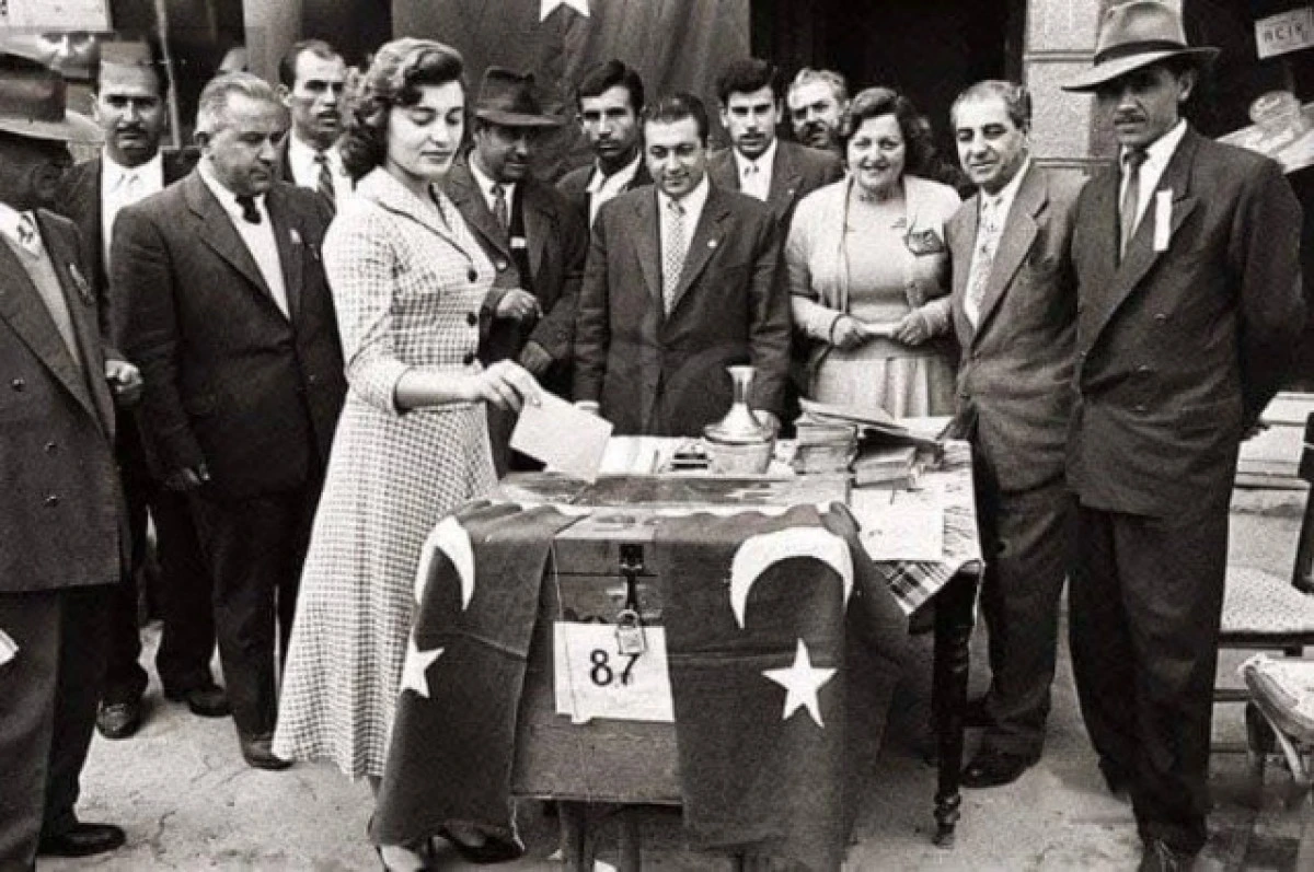 T&uuml;rk kadınının demokrasi yolculuğunda ilk adım