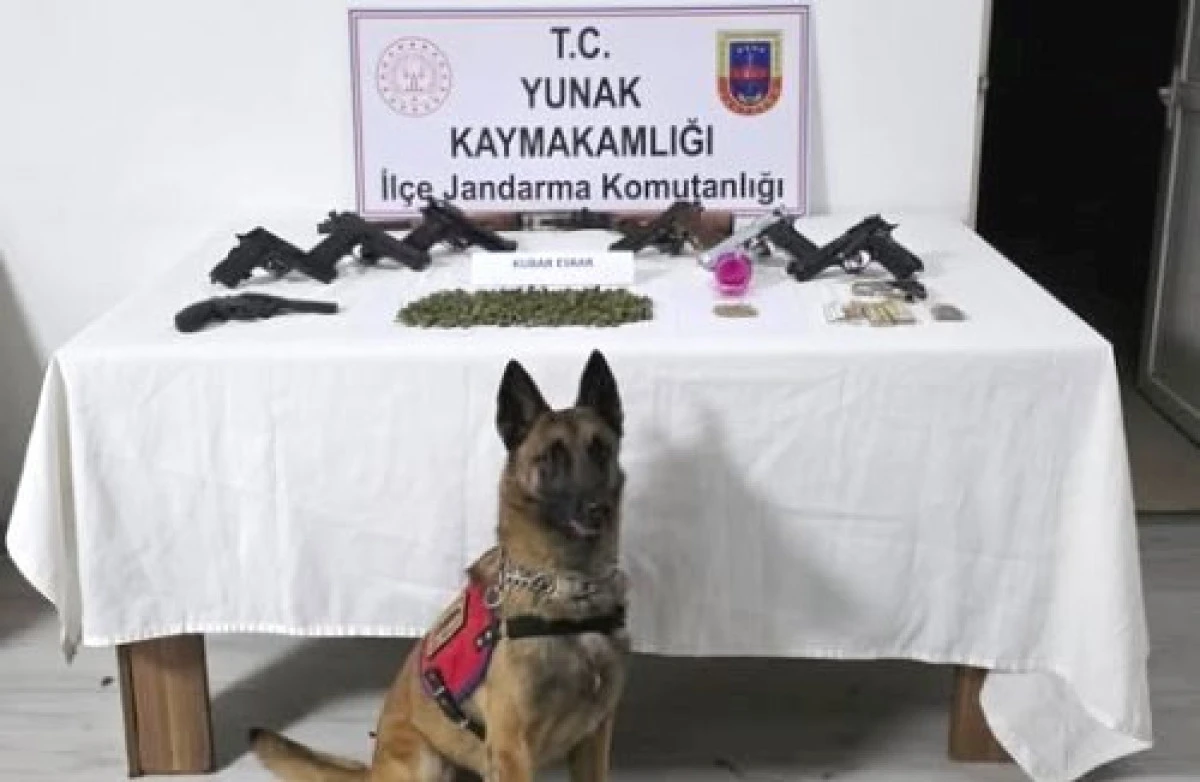 Yunak’ta uyuşturucu operasyonu: 4 şüpheli gözaltında