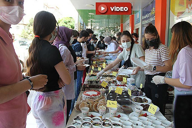 Öğrenciler, Manavgat orman yangınında zarar görenlere maddi destek olmak için kermes düzenledi