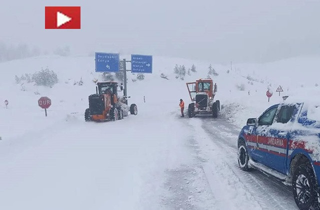 Kaymakam Pişkin, Alacabele çığ düştü yol kapandı