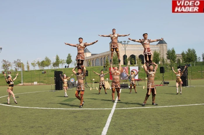 Seydişehir'de Moğol ekibinin akrobatik hareketleri hayran bıraktı